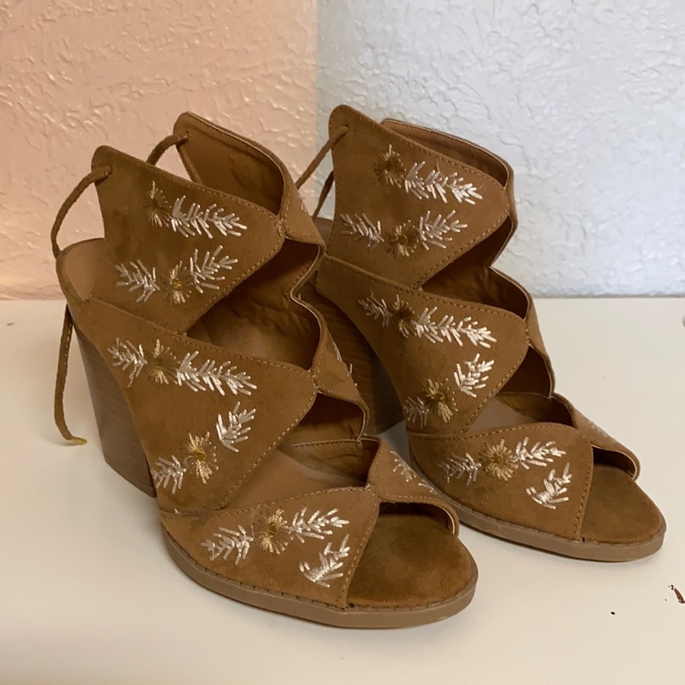 Laced Floral heels